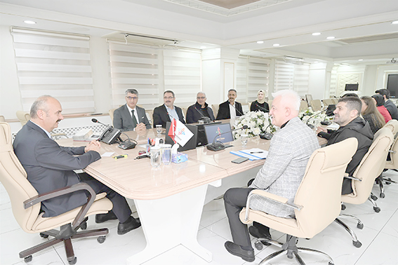 YEŞİLAY’DAN VALİ CANALP’A ZİYARET ETTİ