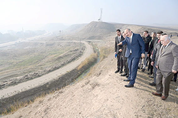 DİKEY BAHÇELER VE IŞIKLI KARŞILAMA YAZISI GELİYOR