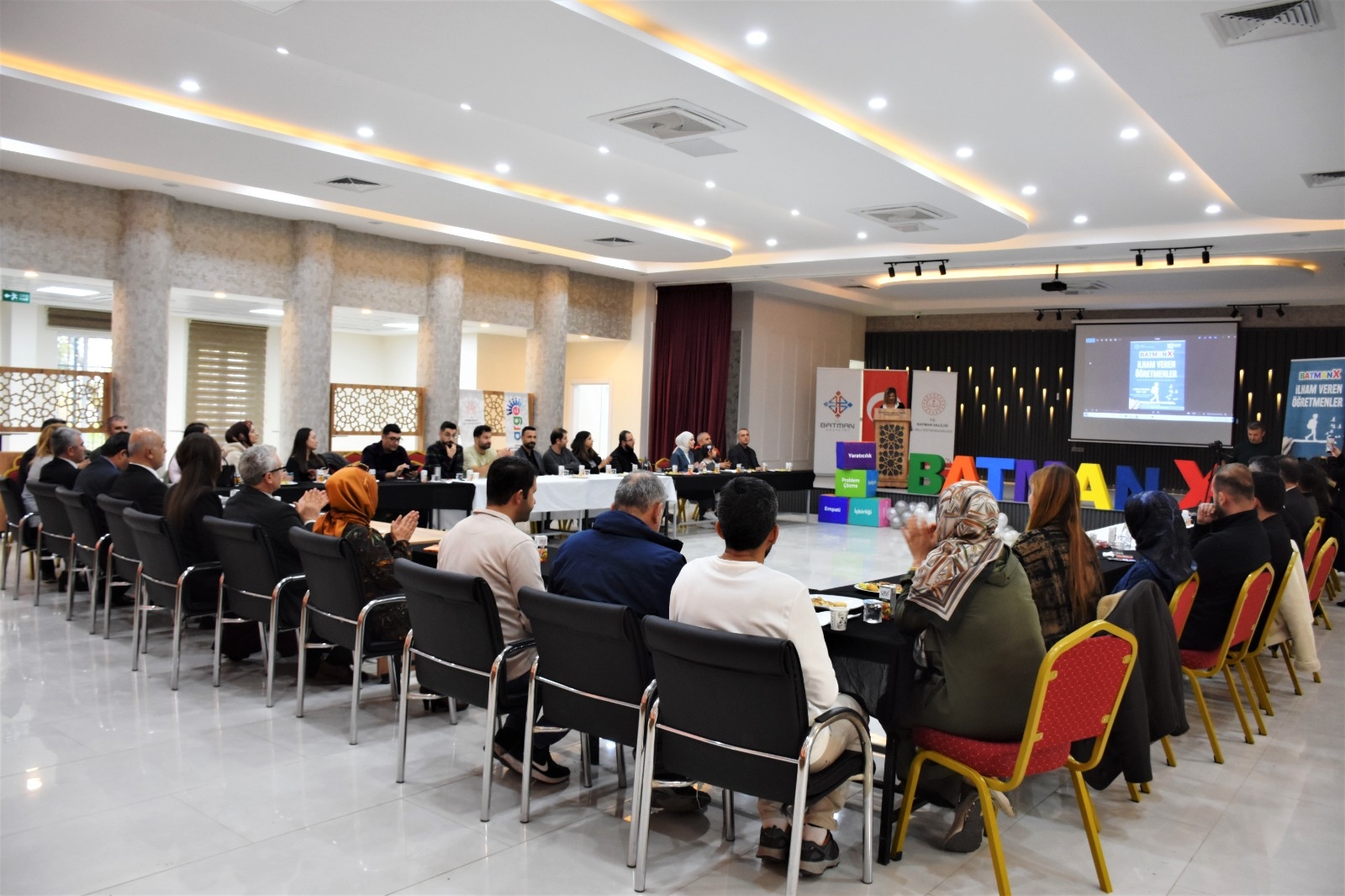 BatmanX İlham Veren Öğretmenler Paylaşım Toplantısı Yapıldı