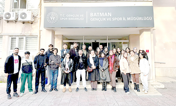 32 GENÇ ANKARA’DAKİ GENÇLİK ZİRVESİNDE