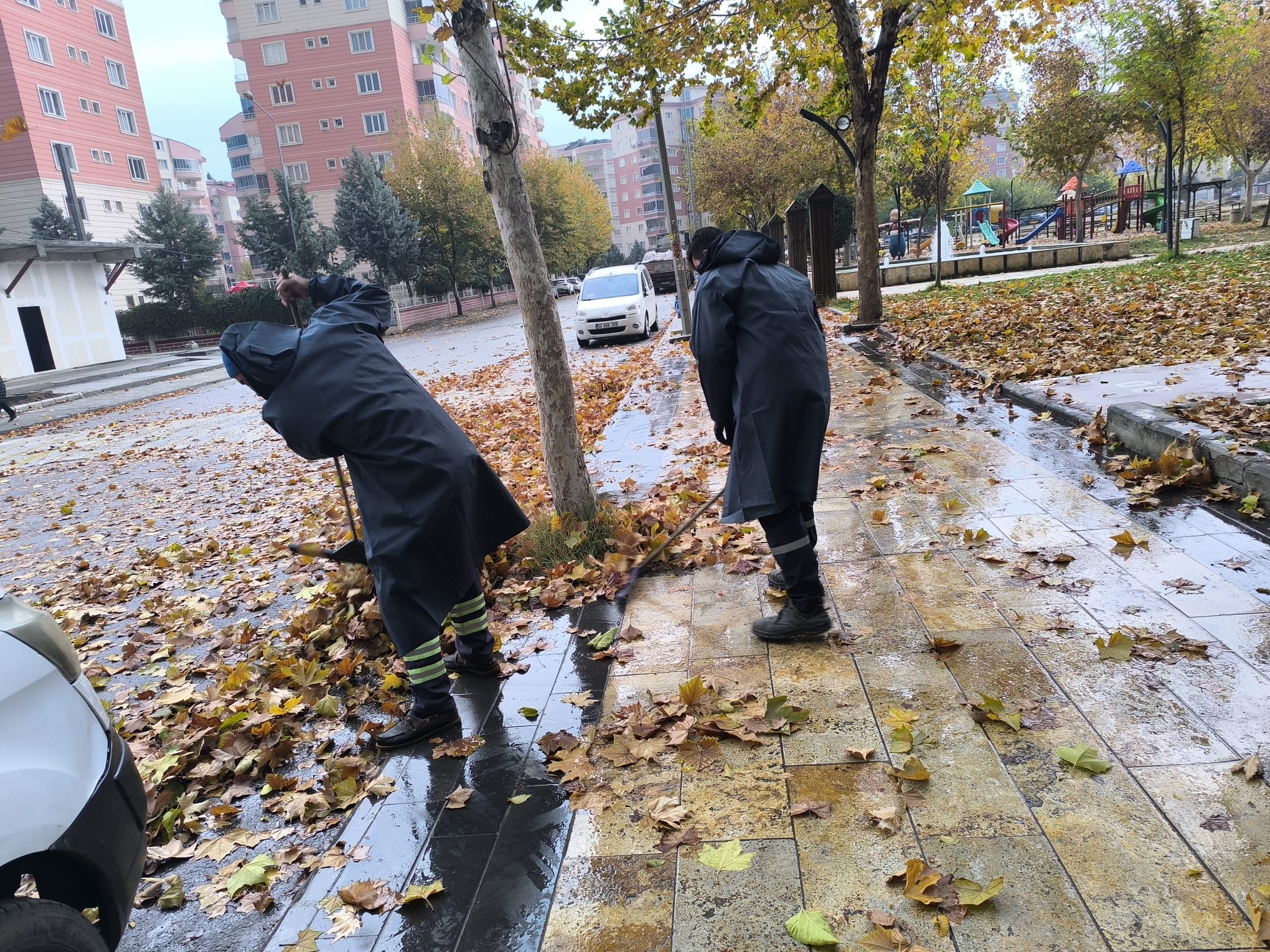 BATMAN BELEDİYESİ 21 İŞ MAKİNESİ, 14 EKİP VE 185 PERSONEL İLE SABAHLADI