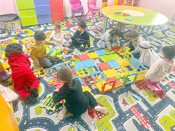 ADEM’LERDE ÇOCUKLARIN GELİŞİMİNE OYUNLA DESTEK