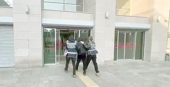 ARAÇ HIRSIZLIĞI OLAYINDA 2 ŞÜPHELİ YAKALANDI