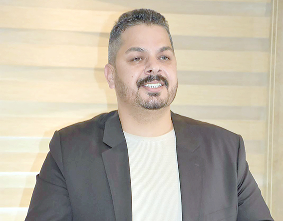 “BU BİR HİZMET YARIŞIDIR, SİYASİ YARIŞ DEĞİL”