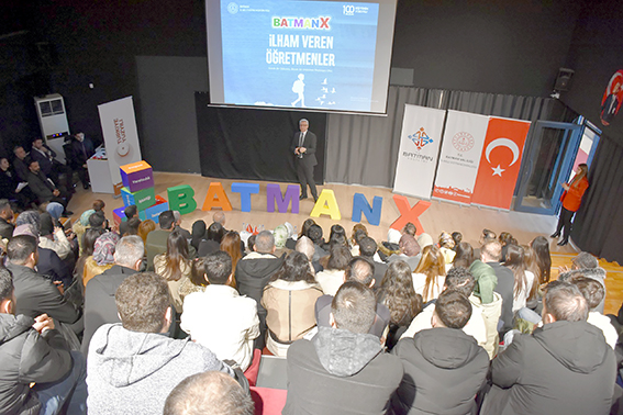 BATMANX KÖY OKULU ÖĞRETMENLERİYLE BULUŞTU