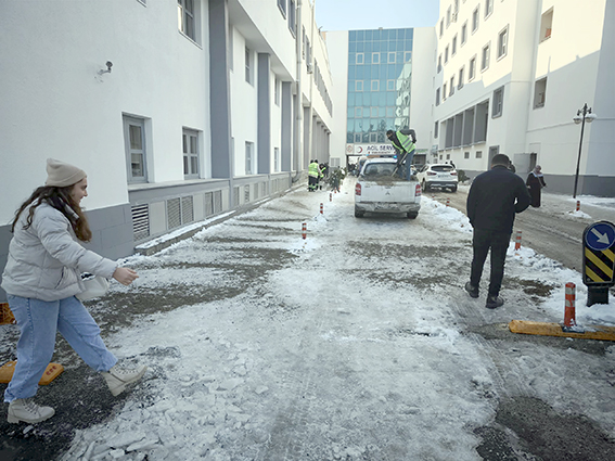 BELEDİYE TÜM EKİPLERİYLE SAHADA