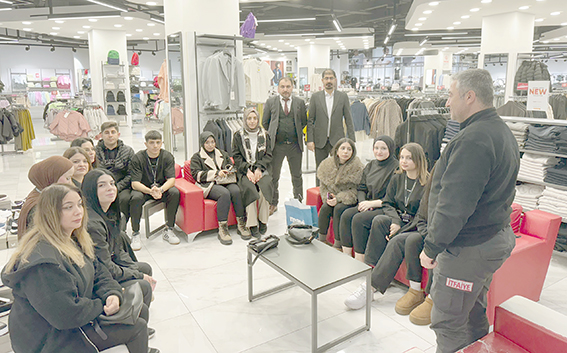 BELEDİYE İTFAİYESİ EĞİTİMLERİNE DEVAM EDİYOR