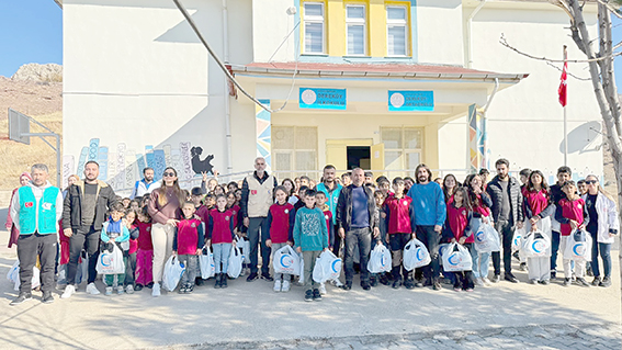 CANSUYU DERNEĞİ’NDEN DERE KÖYÜ’NDE KIŞLIK DESTEK
