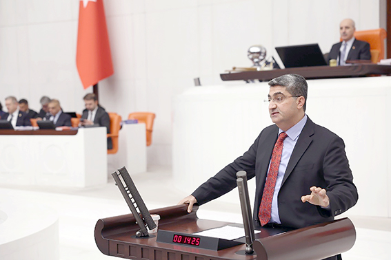 EKMEN “BU BÜTÇE, GENÇLERİ ÜLKEDEN KAÇIRAN BİR BÜTÇEDİR”