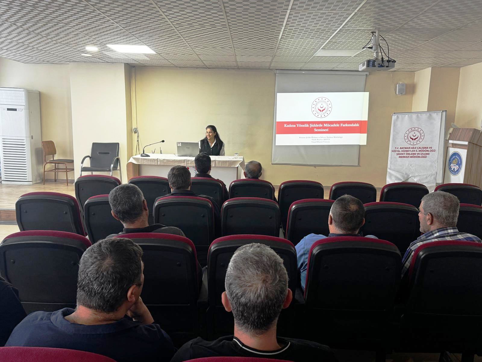 Batman’da KYK Erkek Yurdu Personeline “Kadına Yönelik Şiddetle Mücadele” Semineri