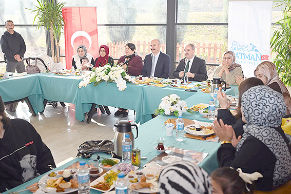 “BİR YETİME SAHİP ÇIKMAK EN DEĞERLİ AMELLERDEN BİRİDİR”