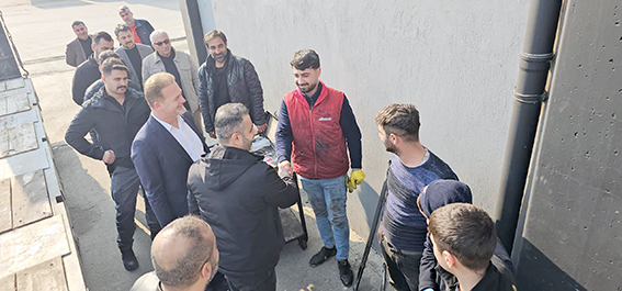 “HALKLA İÇ İÇE, SAHADA HİZMET VE SİYASET”