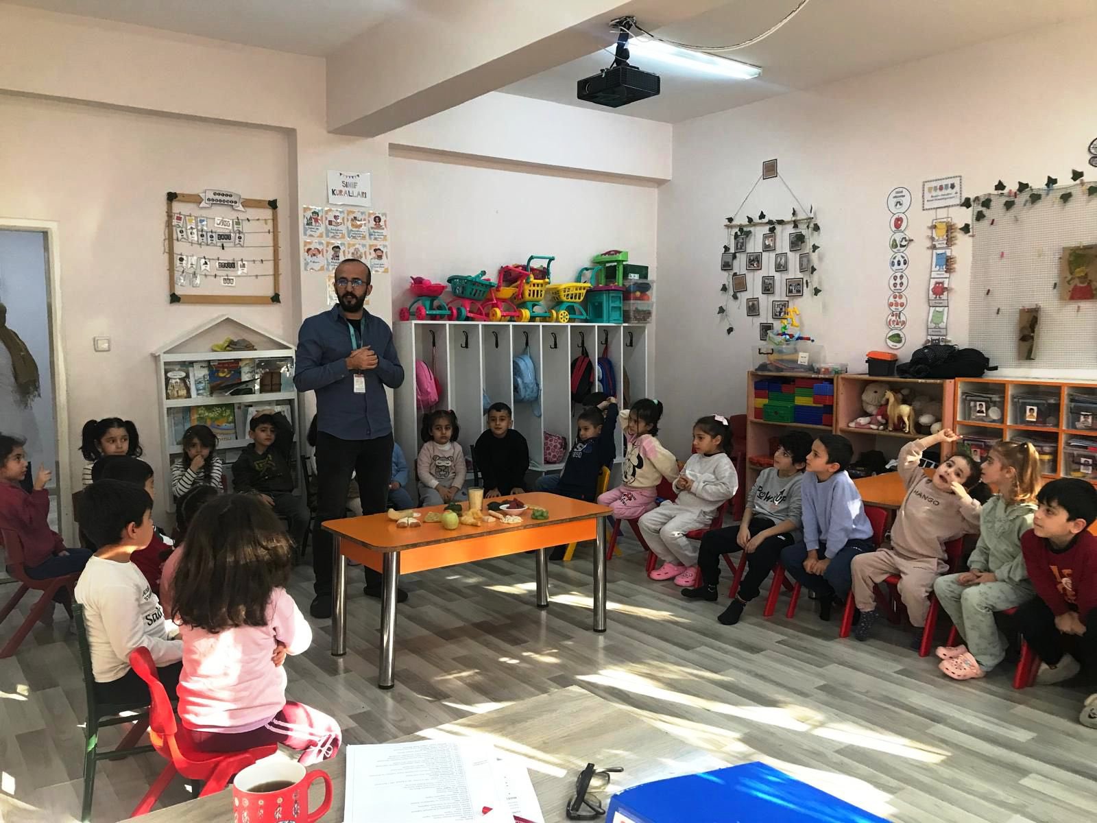 Çocuk Akademisi Projesi Kapsamında Miniklere ve Ailelerine Sağlıklı Yaşam Eğitimi