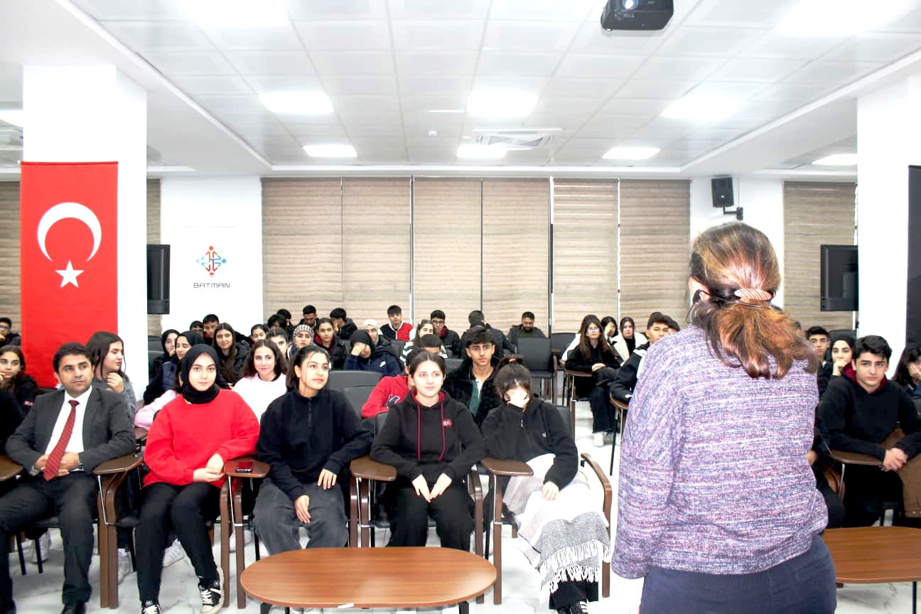 STM’de öğrencilere bilgilendirme eğitimi