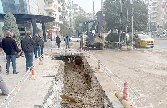 TPAO BULVARI ÇEVRESİNDEKİ SU SIZINTISINA HIZLI MÜDAHALE
