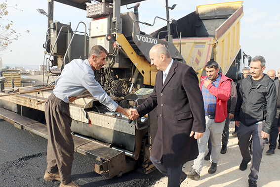 VALİ CANALP, ASFALT ÇALIŞMALARINI İNCELEDİ