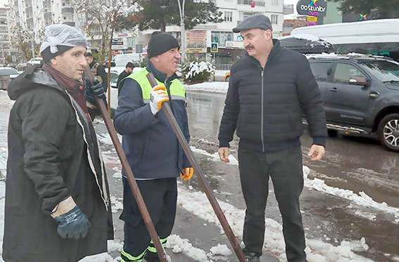 VALİ CANALP, KARLA MÜCADELE ÇALIŞMALARINI SAHADA İNCELEDİ