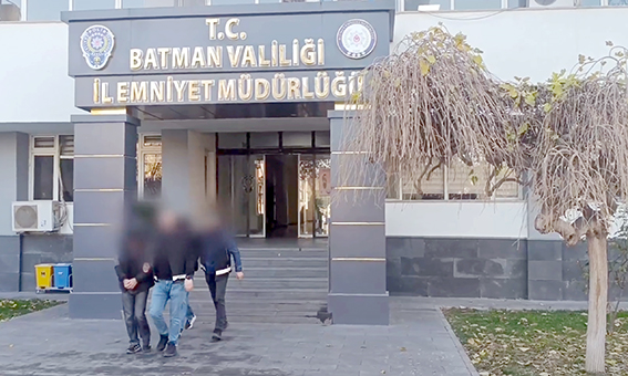 YOLCU OTOBÜSÜNE UYUŞTURUCU BASKINI