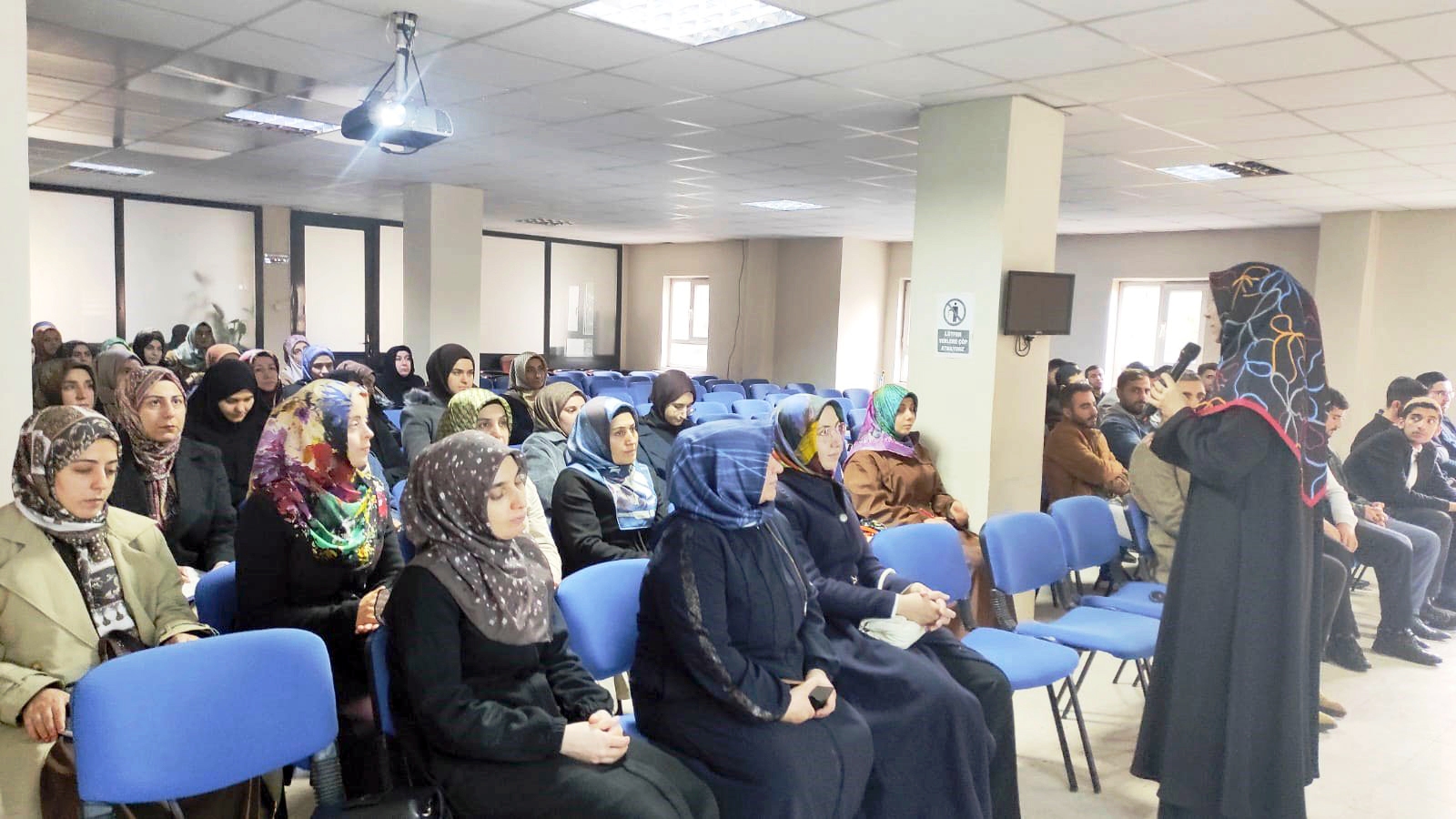 Fahri öğreticilere yönelik gelişim semineri