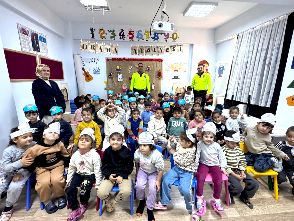 Kozluk’ta Öğrencilere Trafik ve Meslek Tanıtım Eğitimi