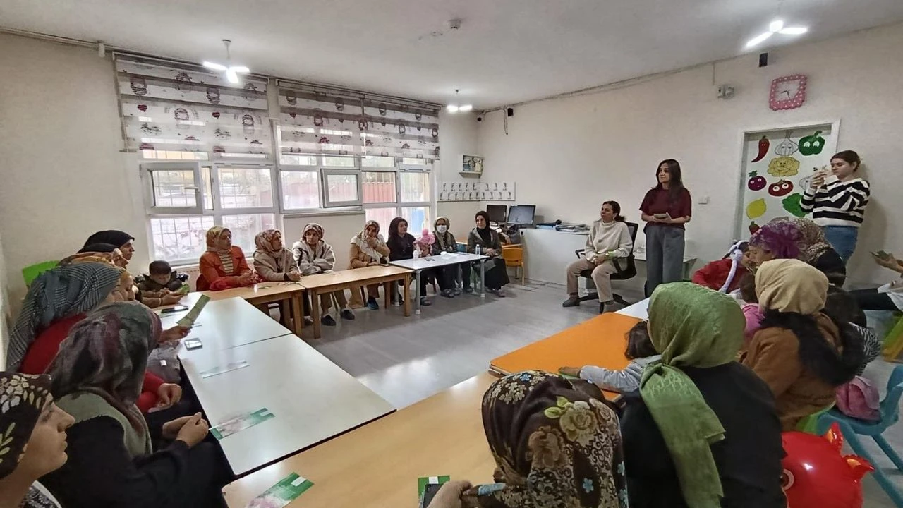 Yağmur Anaokulu’nda Velilere Kanser Tarama Eğitimi