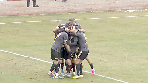 ŞAMPİYON ŞOV YAPTI!