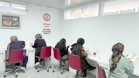 ADEM’DE KADIN EMEĞİ ÜRETİME DÖNÜŞÜYOR