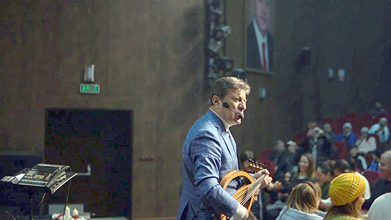 COŞKUN SABAH, UNUTULMAZ BİR KONSERE İMZA ATTI