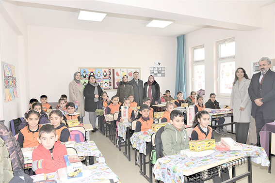 KÖY OKULUNA ANLAMLI ZİYARET