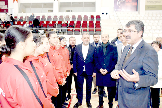 MİLLETVEKİLİ NASIROĞLU, GENÇ SPORCULARLA BULUŞTU