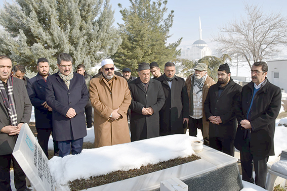 NECAT NASIROĞLU MEZARI BAŞINDA DUALARLA ANILDI