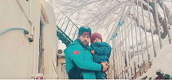 HAMİLE VATANDAŞ HASTANEYE ULAŞTIRILDI