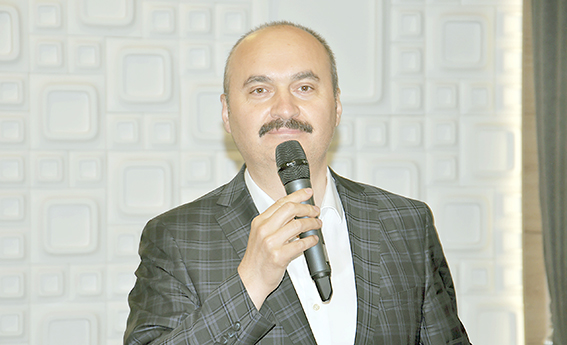 “GAZETECİLER ZOR ŞARTLAR ALTINDA GÖREV YAPIYOR”