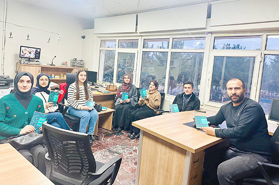 ‘ZAMANIN KIYMETİ’ KİTABININ KRİTİĞİ YAPILDI