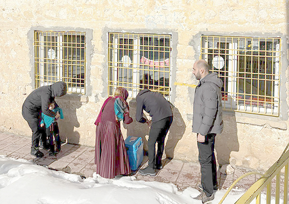 ZORLU KIŞA RAĞMEN KÖYLERDE AŞILAMA SEFERBERLİĞİ