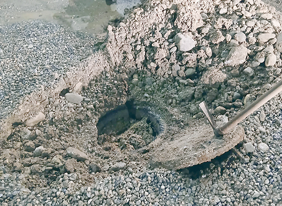 KANALİZASYON BACISINI DEDEKTÖRLE TESPİT ETTİLER