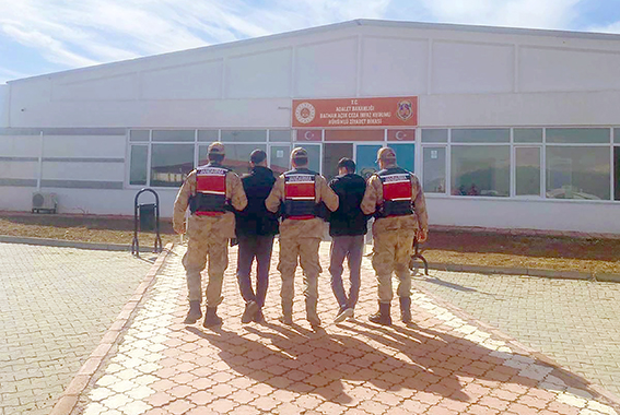 BATMAN’DA 33 FİRARİ YAKALANDI