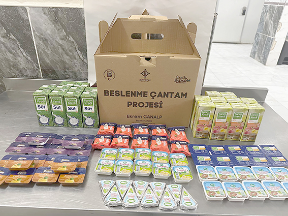 11 ARAÇTA BİNLERCE KAÇAK ÜRÜN ELE GEÇİRİLDİ