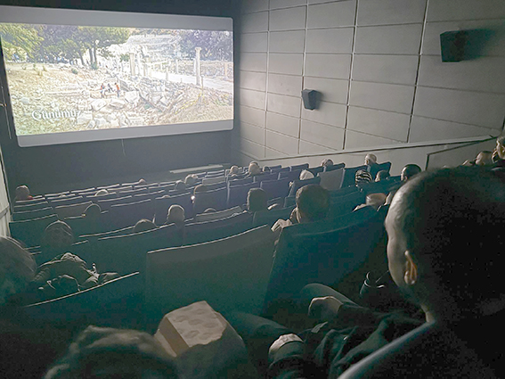 ÇÖLYAK HASTASI ÇOCUKLAR İÇİN SİNEMA ŞENLİĞİ DÜZENLENDİ