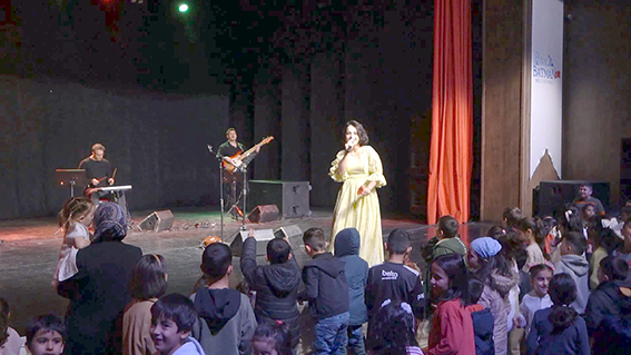 EZGİLER ÇOK DİLLİ YÜKSELDİ