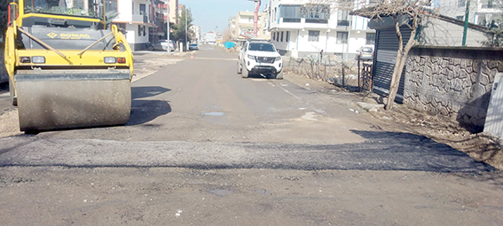 HASAR GÖREN YOLLAR ONARILIYOR