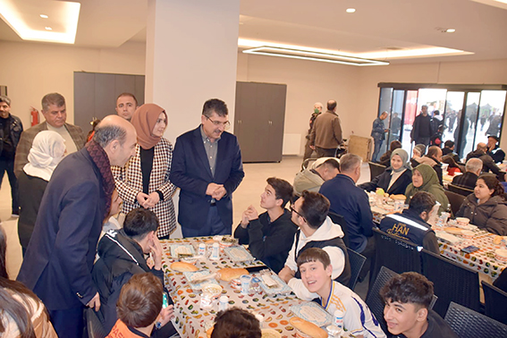 NASIROĞLU, VATANDAŞLARLA İFTAR AÇTI