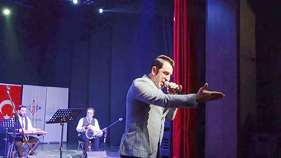 TAYFUN ÖZTOPRAK’TAN TÜRKÜ ZİYAFETİ