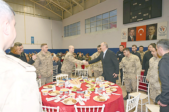 VALİ CANALP, GERCÜŞ’TE VATANDAŞLARLA İFTAR SOFRASINDA BULUŞTU