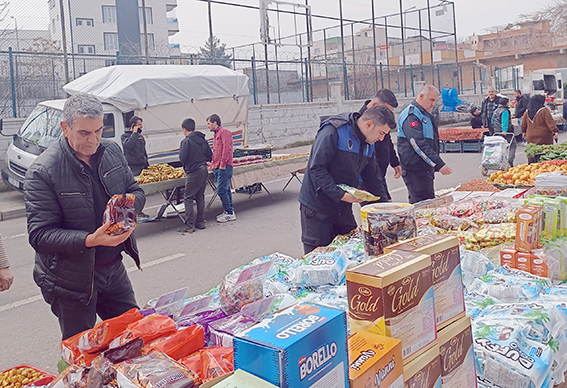 BAYRAM ÖNCESİ SEMT PAZARLARINDA DENETİMLER ARTIRILDI