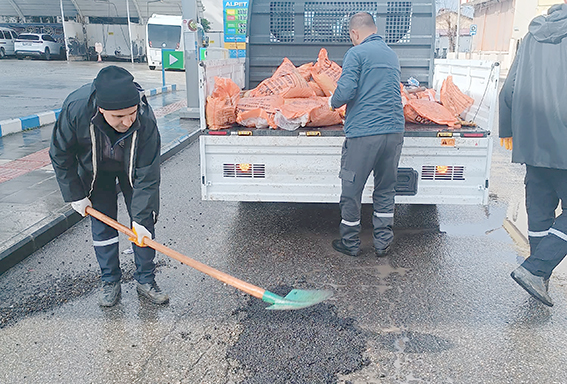 BAYRAMI FIRSATA ÇEVİRDİLER