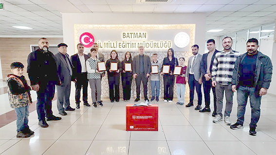 GENÇ TASARIMLAR ÖZEL GÜN KARTI VE TİŞÖRT TASARIM YARIŞMASI