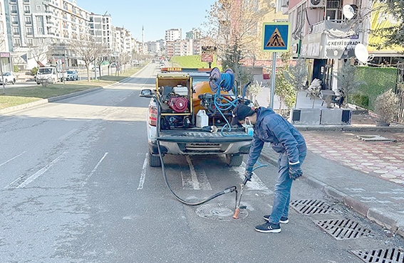 İLAÇLAMA ÇALIŞMALARI DEVAM EDİYOR