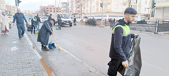 KUTLAMA YAPILAN ALAN KISA SÜREDE TEMİZLENDİ
