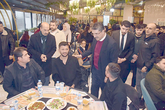 MİLLETVEKİLİ NASIROĞLU, GENÇLERLE İFTARDA BULUŞTU
